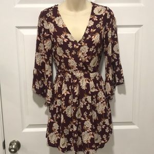 American Eagle Maroon Floral Tie Waist Tunic Small